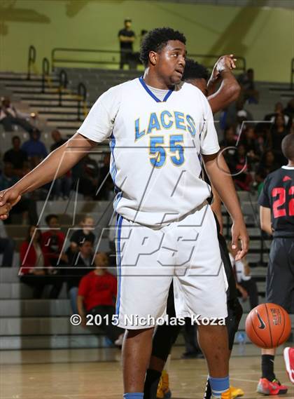 Thumbnail 1 in View Park vs. Los Angeles CES (CIF LA City Section D4 Final) photogallery.