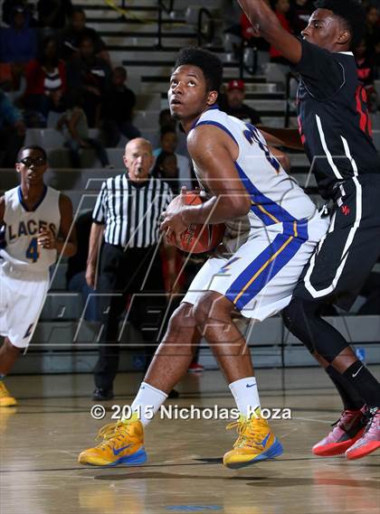 Thumbnail 2 in View Park vs. Los Angeles CES (CIF LA City Section D4 Final) photogallery.