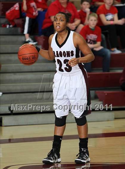 Thumbnail 3 in Atascocita vs. Round Rock (5A Region 2 Area Playoff) photogallery.