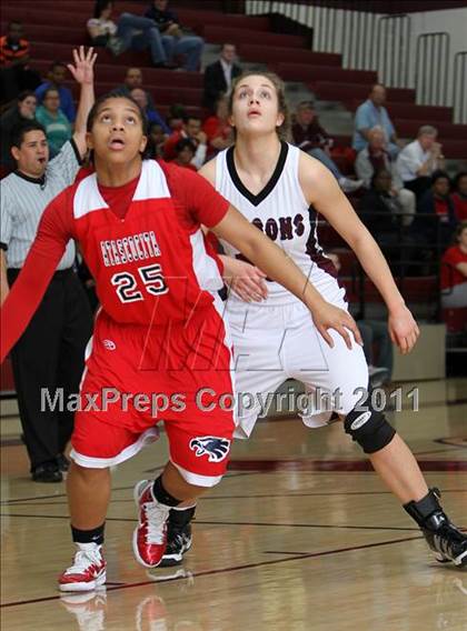 Thumbnail 2 in Atascocita vs. Round Rock (5A Region 2 Area Playoff) photogallery.