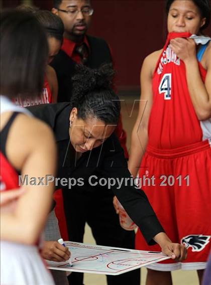 Thumbnail 3 in Atascocita vs. Round Rock (5A Region 2 Area Playoff) photogallery.