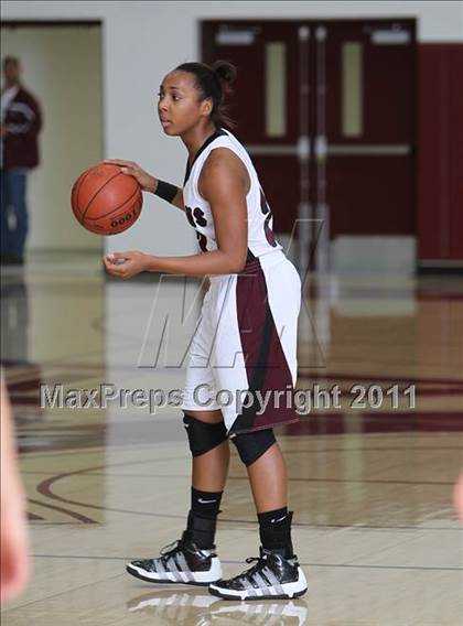 Thumbnail 3 in Atascocita vs. Round Rock (5A Region 2 Area Playoff) photogallery.