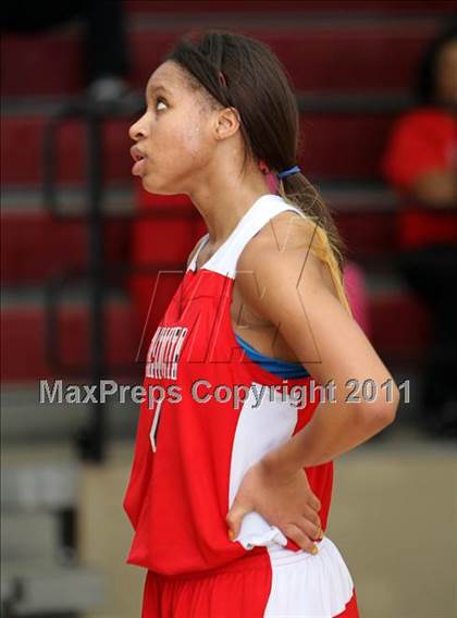 Thumbnail 3 in Atascocita vs. Round Rock (5A Region 2 Area Playoff) photogallery.