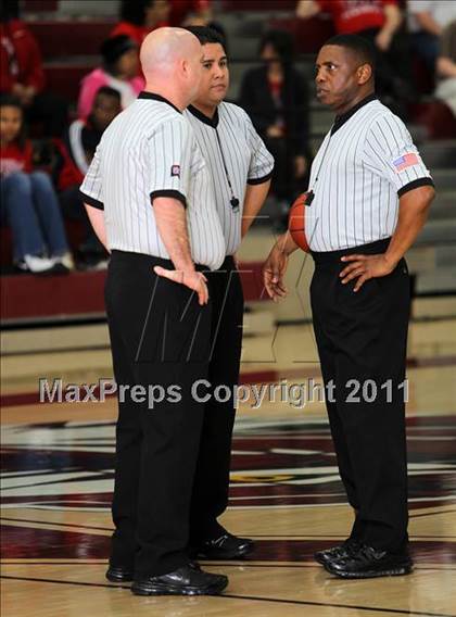 Thumbnail 2 in Atascocita vs. Round Rock (5A Region 2 Area Playoff) photogallery.