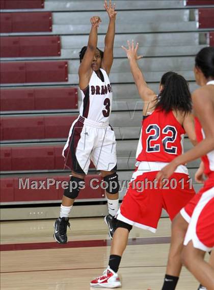 Thumbnail 3 in Atascocita vs. Round Rock (5A Region 2 Area Playoff) photogallery.