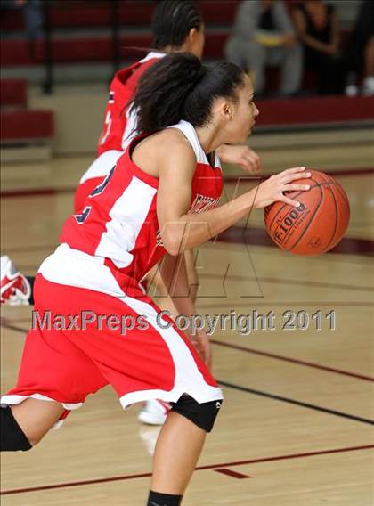 Thumbnail 2 in Atascocita vs. Round Rock (5A Region 2 Area Playoff) photogallery.