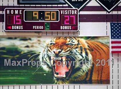 Thumbnail 3 in Atascocita vs. Round Rock (5A Region 2 Area Playoff) photogallery.
