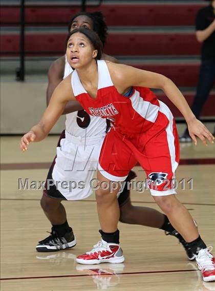 Thumbnail 2 in Atascocita vs. Round Rock (5A Region 2 Area Playoff) photogallery.