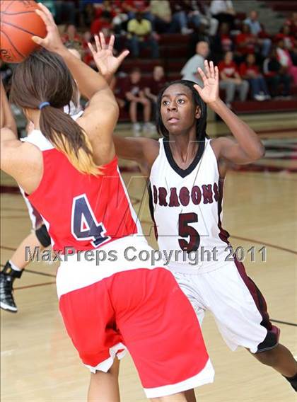 Thumbnail 1 in Atascocita vs. Round Rock (5A Region 2 Area Playoff) photogallery.