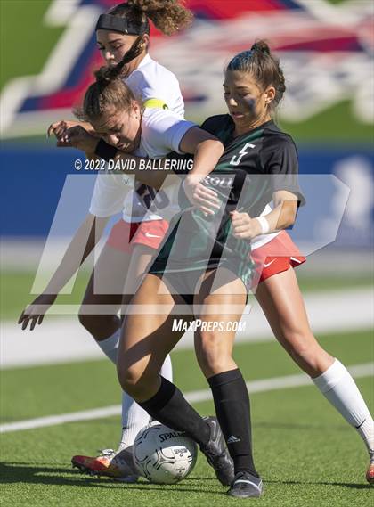 Thumbnail 2 in Southlake Carroll vs. Allen UIL 6A Regional Semifinal photogallery.