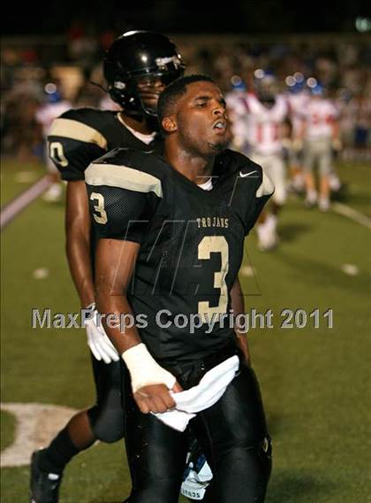 Thumbnail 3 in Memphis University vs. Millington Central photogallery.