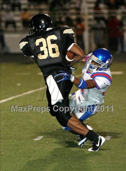 Thumbnail 3 in Memphis University vs. Millington Central photogallery.