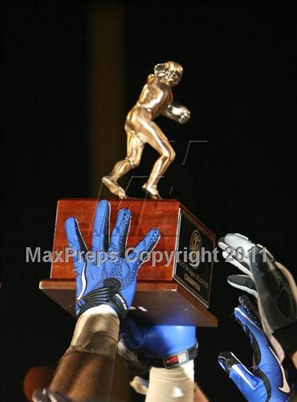Thumbnail 1 in Memphis University vs. Millington Central photogallery.