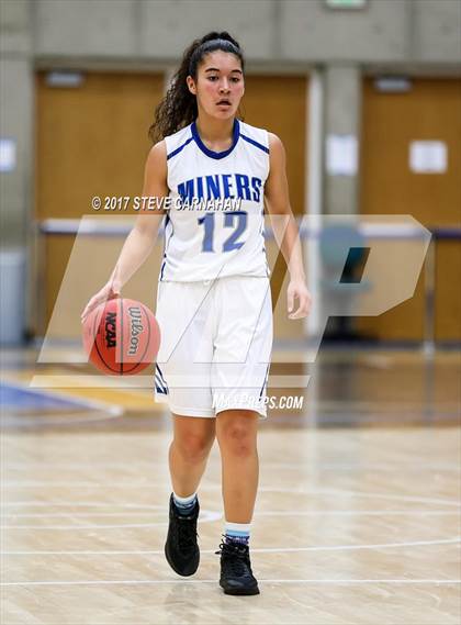 Thumbnail 2 in Viewmont vs Bingham (UHSAA 5A Quarterfinal) photogallery.