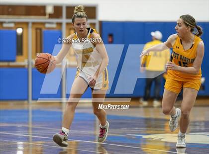 Thumbnail 3 in Shoreham-Wading River vs West Babylon (NYSPHSAA Section XI Class A Semifinal) photogallery.