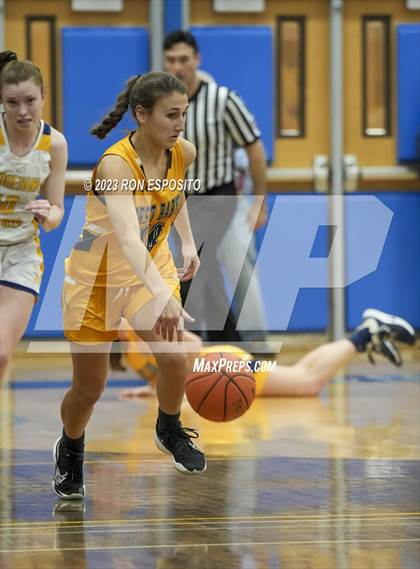 Thumbnail 1 in Shoreham-Wading River vs West Babylon (NYSPHSAA Section XI Class A Semifinal) photogallery.