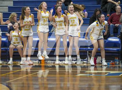 Thumbnail 3 in Shoreham-Wading River vs West Babylon (NYSPHSAA Section XI Class A Semifinal) photogallery.