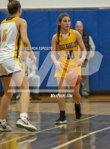 Thumbnail 3 in Shoreham-Wading River vs West Babylon (NYSPHSAA Section XI Class A Semifinal) photogallery.