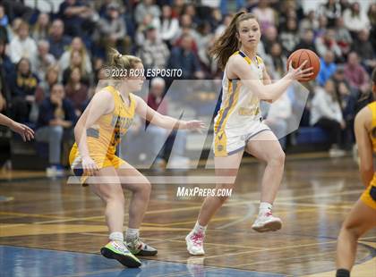 Thumbnail 1 in Shoreham-Wading River vs West Babylon (NYSPHSAA Section XI Class A Semifinal) photogallery.
