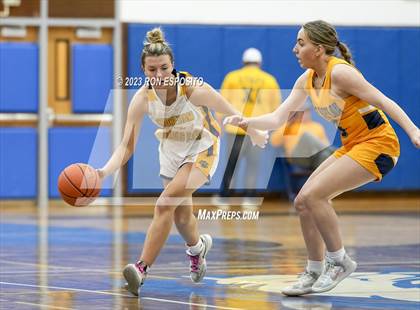 Thumbnail 3 in Shoreham-Wading River vs West Babylon (NYSPHSAA Section XI Class A Semifinal) photogallery.