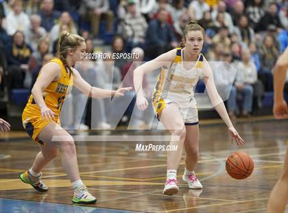 Thumbnail 3 in Shoreham-Wading River vs West Babylon (NYSPHSAA Section XI Class A Semifinal) photogallery.