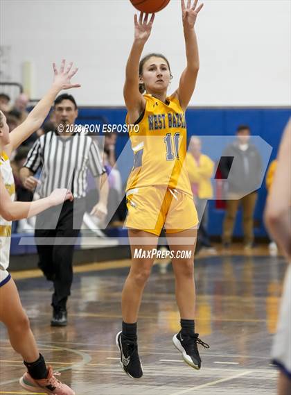 Thumbnail 2 in Shoreham-Wading River vs West Babylon (NYSPHSAA Section XI Class A Semifinal) photogallery.