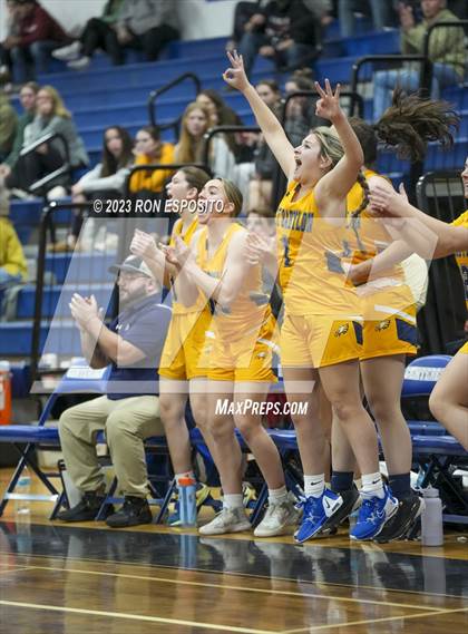 Thumbnail 3 in Shoreham-Wading River vs West Babylon (NYSPHSAA Section XI Class A Semifinal) photogallery.