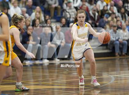 Thumbnail 2 in Shoreham-Wading River vs West Babylon (NYSPHSAA Section XI Class A Semifinal) photogallery.