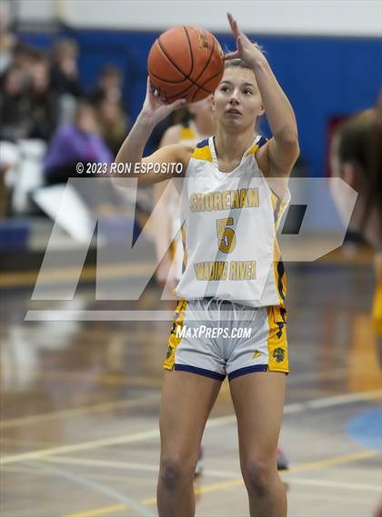 Thumbnail 3 in Shoreham-Wading River vs West Babylon (NYSPHSAA Section XI Class A Semifinal) photogallery.