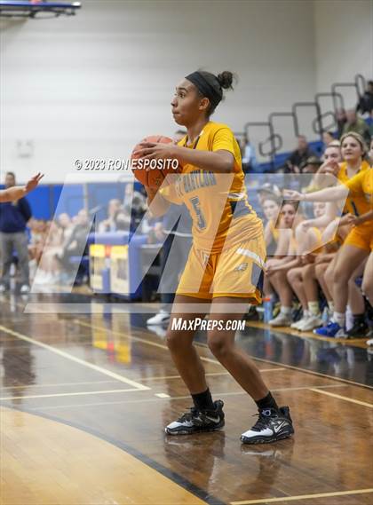 Thumbnail 1 in Shoreham-Wading River vs West Babylon (NYSPHSAA Section XI Class A Semifinal) photogallery.