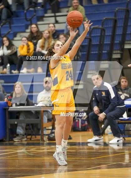 Thumbnail 3 in Shoreham-Wading River vs West Babylon (NYSPHSAA Section XI Class A Semifinal) photogallery.