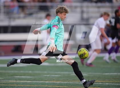 Thumbnail 2 in Lehi vs. Skyline (UHSAA 5A 2nd Round) photogallery.