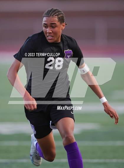 Thumbnail 1 in Lehi vs. Skyline (UHSAA 5A 2nd Round) photogallery.