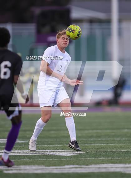 Thumbnail 3 in Lehi vs. Skyline (UHSAA 5A 2nd Round) photogallery.