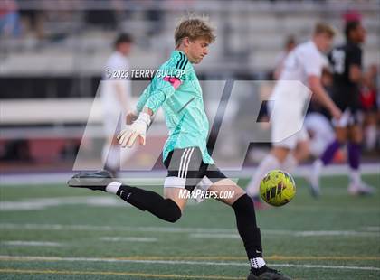 Thumbnail 3 in Lehi vs. Skyline (UHSAA 5A 2nd Round) photogallery.