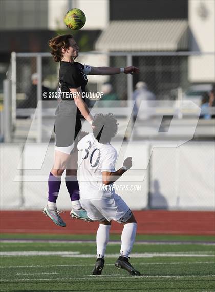 Thumbnail 1 in Lehi vs. Skyline (UHSAA 5A 2nd Round) photogallery.