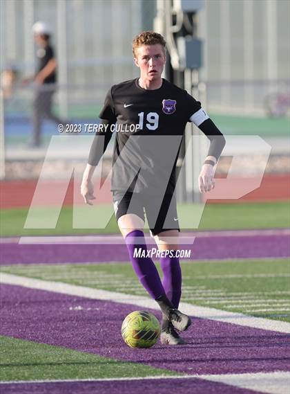 Thumbnail 3 in Lehi vs. Skyline (UHSAA 5A 2nd Round) photogallery.