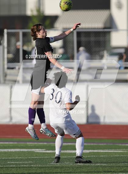 Thumbnail 3 in Lehi vs. Skyline (UHSAA 5A 2nd Round) photogallery.
