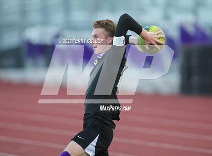 Thumbnail 1 in Lehi vs. Skyline (UHSAA 5A 2nd Round) photogallery.