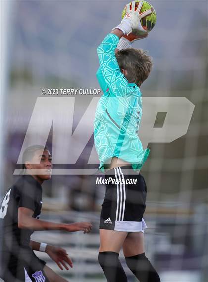 Thumbnail 1 in Lehi vs. Skyline (UHSAA 5A 2nd Round) photogallery.