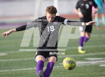 Thumbnail 1 in Lehi vs. Skyline (UHSAA 5A 2nd Round) photogallery.