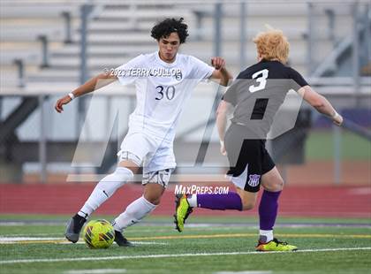 Thumbnail 1 in Lehi vs. Skyline (UHSAA 5A 2nd Round) photogallery.