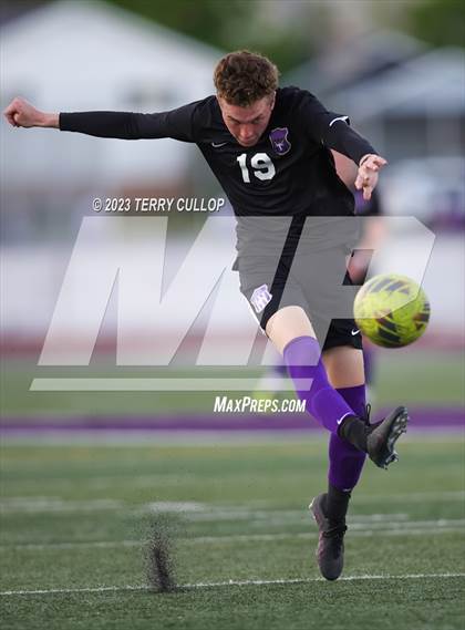 Thumbnail 3 in Lehi vs. Skyline (UHSAA 5A 2nd Round) photogallery.