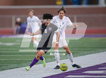 Thumbnail 3 in Lehi vs. Skyline (UHSAA 5A 2nd Round) photogallery.