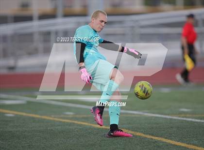 Thumbnail 1 in Lehi vs. Skyline (UHSAA 5A 2nd Round) photogallery.