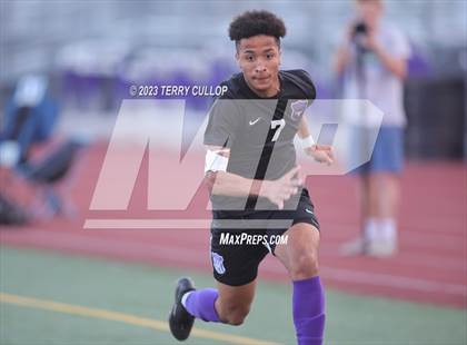 Thumbnail 1 in Lehi vs. Skyline (UHSAA 5A 2nd Round) photogallery.