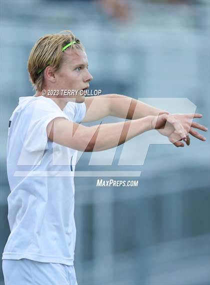 Thumbnail 1 in Lehi vs. Skyline (UHSAA 5A 2nd Round) photogallery.