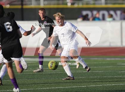 Thumbnail 1 in Lehi vs. Skyline (UHSAA 5A 2nd Round) photogallery.