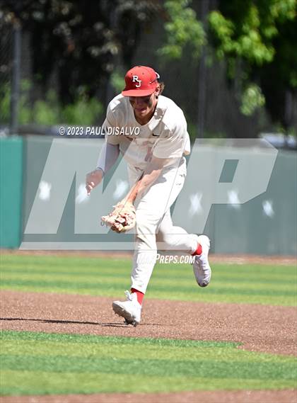 Thumbnail 3 in Regis Jesuit vs. Cherokee Trail (CHSAA 5A Semi-Final) photogallery.