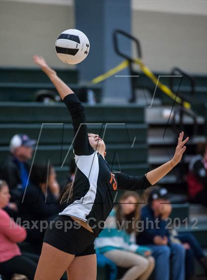 Thumbnail 3 in Newton North vs Lincoln-Sudbury (Showcase of Champions Holyoke Gold Semi-Final 2) photogallery.
